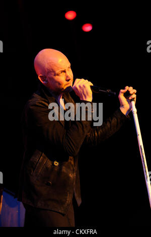 Toronto, Kanada. 28. August 2012. Amerikanische Klavier Rockband führt THE FRAY im Canadian Molson Amphitheatre. Im Bild lead-Sänger Isaac Slade. (DCP/N8N) Bildnachweis: © n8n Foto / Alamy Live News Stockfoto