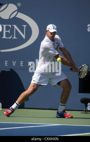 Andy Roddick (USA) in seinem ersten Vorrundenspiel beim 2012 uns Open Tennisturnier, Flushing, New York. USA. am 28. August. Stockfoto