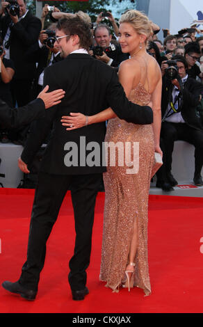 MATTHEW BELLAMY & KATE HUDSON NUR UNGERN FUNDAMENTALISTISCH. UA. 69. Venedig FILM FESTIVAL Venedig Italien 29. August 2012 Stockfoto