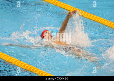 Stratford, London, UK. 30. August 2012. Schwimmen in der Aquatics-Arena im Olympiapark statt. Jonathan Fox (GBR) in Aktion während der Männer 100m Rücken. Bildnachweis: Aktion Plus Sportbilder / Alamy Live News. Stockfoto