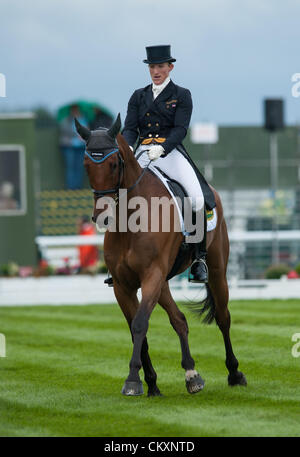 Burghley House, Stamford, Großbritannien. 30. Aug 2012. Wettbewerb Führer Ruth Edge und Rogersdale - Burghley House, Stamford, Großbritannien - Die Dressur Phase, Land Rover Burghley Horse Trials, den 30. August 2012 Credit: Nico Morgan/Alamy leben Nachrichten Stockfoto