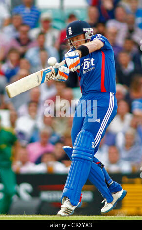 31.08.2012 London, England. Englands Ian Bell während der 3. Nat West eintägigen internationalen Cricket match zwischen England und Südafrika und spielte bei der Kia Oval Cricket Ground: obligatorische Kredit: Mitchell Gunn Stockfoto