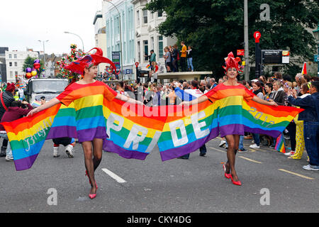 Brighton, UK. 1. September 2012. Demonstranten in der Brighton Gay Pride Parade 2012 in Brighton, England Stockfoto