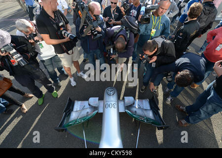 01.09.2012. Spa, Belgien.  Mercedes AMG Frontwing mit allen GP deutsche Formel1 Rennfahrer Michael Schumacher von Mercedes AMG fuhr in seiner Karriere in der Koppel auf der Rennstrecke Circuit de Spa-Francorchamps in der Nähe von Spa, Belgien, 1. September 2012 abgebildet. Die Formel 1 Grand Prix von Belgien wird am 2. September 2012 stattfinden. Stockfoto