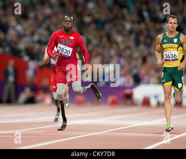 USAS Blake Leeper (2830) qualifiziert für das Finale der Herren 200 Meter T44 Klasse bei den Paralympics 2012 London. Stockfoto