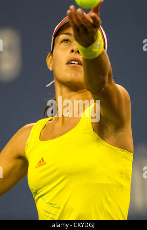 Ana Ivanovic (SRB) im Wettbewerb beim 2012 uns Open Tennisturnier, Flushing, New York. USA. 1. September. Stockfoto