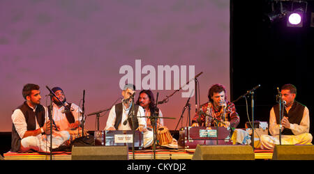 Edinburgh Schottland UK 2. September 2012. Salim Sabri und seine Gruppe ausführen Qawwal - traditionelle Sufi devotional Songs - Edinburgh Mela (multikulturelles Festival) Stockfoto