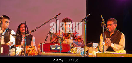 Edinburgh Schottland UK 2. September 2012. Salim Sabri und seine Gruppe durchführen Qawwali - traditionelle Sufi devotional Songs - Edinburgh Mela (multikulturelles Festival) Stockfoto