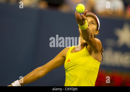 Ana Ivanovic (SRB) im Wettbewerb beim 2012 uns Open Tennisturnier, Flushing, New York. USA. 1. September. Stockfoto