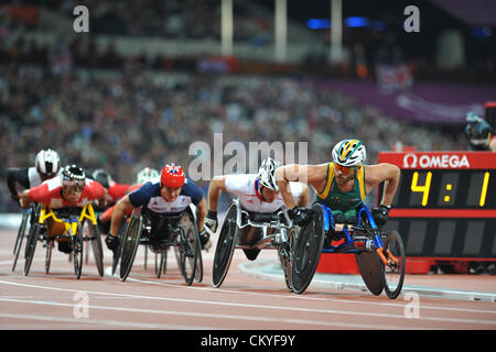 London, UK. 2. September 2012 - Kurt Fearnley (AUS) im 5000 m T54-Finale in London Paralympischen Sommerspiele 2012 voran. Während ein intensiv taktisches Finale gab es mehrere Änderungen von den Athleten. (C) Michael Preston / Alamy Live News. Stockfoto