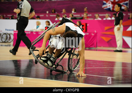 03.09.2012 London, England. Basketball-Arena. Shingo Fuji in Aktion für Japan während Tag 5 der Paralympics vom Olympiastadion entfernt. Stockfoto