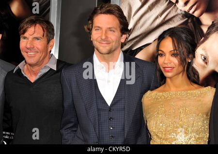 Dennis Quaid, Bradley Cooper, Zoe Saldana im Ankunftsbereich für THE WORDS Premiere, The ArcLight Kinos, Los Angeles, CA 4. September 2012. Foto von: Dee Cercone/Everett Collection Stockfoto