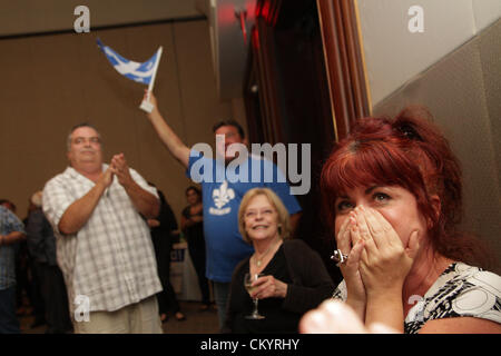 September. 04 Dezember 2012 - Laval, Quebec, Kanada.  Auf September 4. 2012, Québec eine Minderheit Regierung führte durch die Parti Quebecois (PQ) gewählt. Die PQ ist Quebec Haupt Independantist Partei. PAULINE MAROIS, Führer der PQ, ist die erste Frau, die als Ministerpräsident in der Geschichte von Quebec gewählt. Frühere Premierminister Jean Charest ins Leben gerufen Neuwahl im august 2012, nach mehr als 150 Tage Kursteilnehmerprotest im Frühjahr 2012. Auf den Plakaten LEO BUREAU BLOUIN Abgeordneter ehemaligen Studentenführer und jetzt der jüngste im Alter von 20 Jahren. Stockfoto