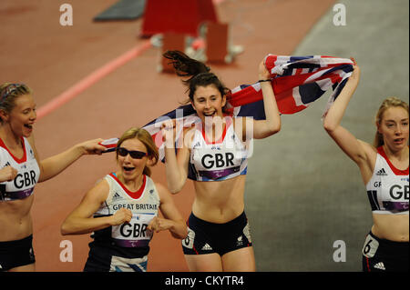 04.09.2012 London, England. Olympia-Stadion. Frauen 4 x 100m Staffel T35-38 Finale. Team (RUS) gewinnt Gold, Silber Team (CHN) und Team (GBR) gewinnt Bronze während Tag 6 der Paralympics vom Olympiastadion entfernt. Stockfoto