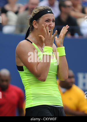 Flushing Meadows, New York, USA. 4. September 2012.  Victoria Azarenka aus Bulgarien reagiert auf ihr Viertelfinale Sieg über Samantha Stosur aus Australien bei den US Open Tennis-Turnier in Billie Jean King National Tennis Center in Flushing, New York. Stockfoto