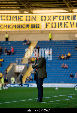 Oxford, UK. 5. September 2012. Paolo Di Canio vor dem Johnstones Paint Trophy südliche Abschnitt erste Runde Spiel zwischen Oxford United und Swindon Town aus dem Kassam Stadion. Stockfoto