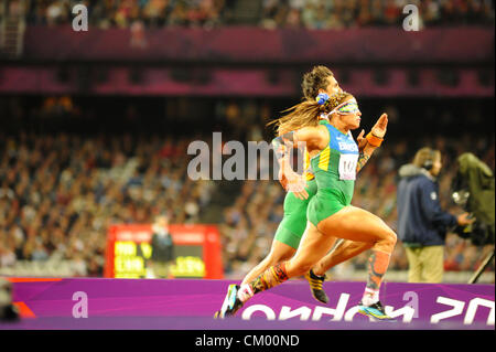 05.09.2012 London, England. Olympia-Stadion. Damen 100m T11 Finale. Terezhina Guilhermina (BRA) gewann eine weitere Goldmedaille bei Tag 7 der Paralympics vom Olympiastadion entfernt. Stockfoto