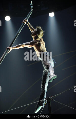 Toronto, Kanada. 5. September 2012. Cirque Du Soleil Amaluna Generalprobe Fototermin. Im Bild, Charakter Romeo. Stockfoto