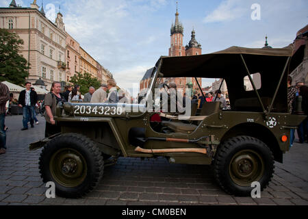 Krakau, Polen. 7. September 2012. Krakau, Polen - Oldtimer und Youngtimer Ausstellung auf dem Hauptplatz. Stockfoto