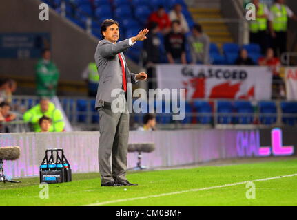 Cardiff, Wales, UK. Freitag, 7. September 2012 im Bild: Chris Coleman-Manager für Wales Schreie Intructions auf seine Spieler.  Re: FIFA 2014 World Cup Qualifier, Wales / Belgien im Cardiff City Stadium, Südwales. Stockfoto