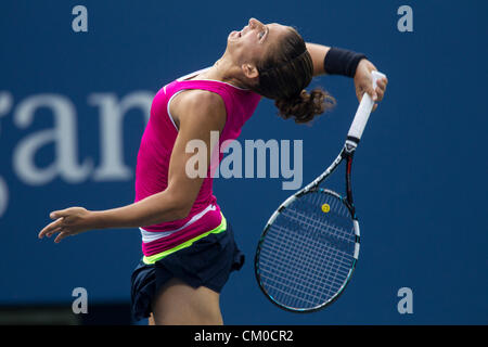 New York, USA. 7. September 2012. Sara Errani (ITA) im Wettbewerb mit der Frauen Halbfinale beim 2012 uns Open Tennisturnier, Flushing, New York. USA. 9. September. Stockfoto