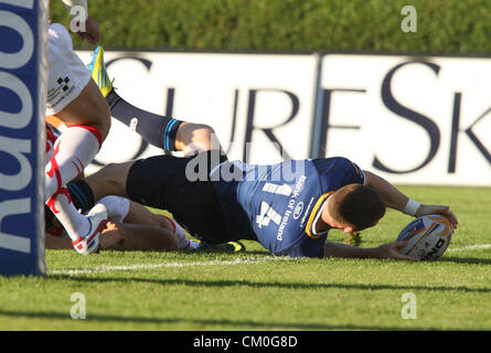 Dublin, Irland. 8. September 2012. 08.09.2012 übergeht Dublin, Ireland.Andrew Conway für Leinster des ersten Versuch während des RaboDirect PRO12 Rugby-Spiels zwischen Leinster und Newport Gwent Drachen von der RDS Arena. Bildnachweis: Aktion Plus Sportbilder / Alamy Live News Stockfoto