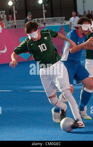 London, UK. 8. September 2012. Ricardo Alves auf den ball, während das bei den Paralympics London 2012 im Riverbank Arena in Stratford, London, UK. Bildnachweis: Clive Chilvers / Alamy Live News Stockfoto