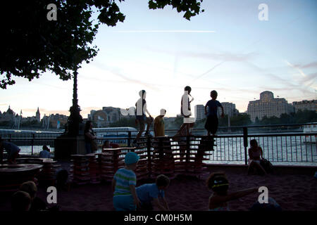 8. September 2012. London UK.  Thames Festival ist ein Ende des Sommer-Festivals mit ein Programm an Unterhaltung am Südufer der Themse Stockfoto