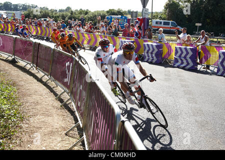 Samstag, 8. September 2012. Italienische Gold Medaillengewinner Ivano Pizzi und Lucca Pizzi führen in Scratchers Lane in einzelnen B-Straßenrennen der Männer. Stockfoto