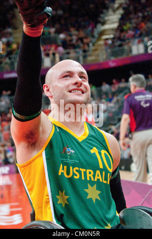 London, UK. 9. September 2012. Chris Bond feiert am Ende der Rollstuhl Rugby Finale bei den Paralympics London 2012 im Basketball-Arena, Olympiapark, Stratford, Stockfoto