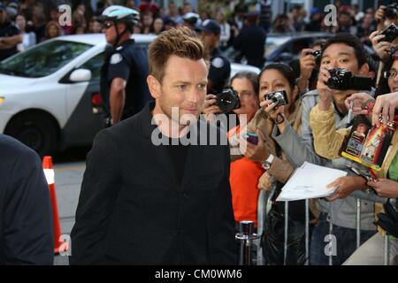 Toronto, Kanada. 9. September 2012. Schauspieler Ewan McGregor kommt bei der Premiere von "The Impossible'' während des Toronto International Film Festival im Princess Wale Theatre in Toronto, Kanada, am 9. September 2012. (Kredit-Bild: © Alec Michael/Globe Photos/ZUMAPRESS.com) Stockfoto