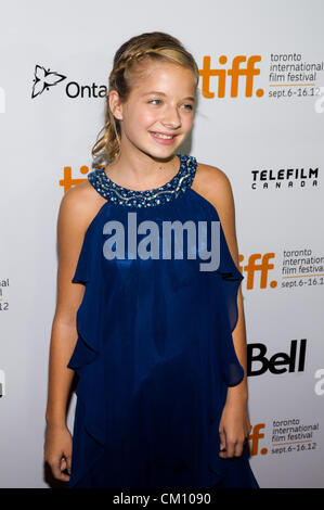 9. September 2012 kommt - Toronto, Ontario, Kanada - Schauspielerin JACKIE EVANCHO bei "The Company Sie Keep" Premiere auf dem 2012 Toronto International Film Festival in der Roy Thomson Hall am 9. September 2012 in Toronto, Kanada. (Kredit-Bild: © Igor Vidyashev/ZUMAPRESS.com) Stockfoto