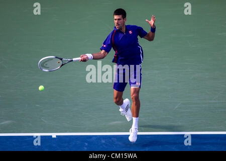 Novak Djokovic (SBR) im Wettbewerb der Herren Finale beim 2012 uns Open Tennisturnier, Flushing, New York. USA.10th September Stockfoto