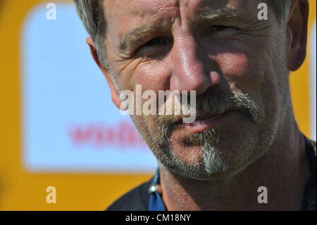 JOHANNESBURG, Südafrika - 12 SEPTEMBER, Stuart Baxter während die Kaizer Chiefs Medien geöffnet im The Village, Naturena am 12. September 2012 in Johannesburg, Südafrika-Foto von Duif du Toit / Gallo Images Stockfoto