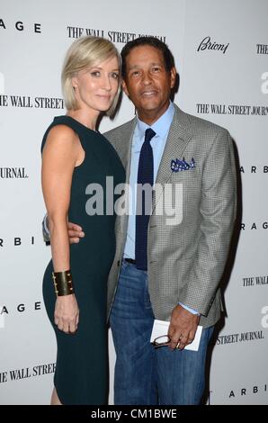 New York, USA. 12. September 2012. Hilary Quinlan, Bryant Gumbel im Ankunftsbereich für ARBITRAGE-Premiere, Walter Reade Theater, New York, NY 12. September 2012. Foto von: Derek Sturm/Everett Collection/Alamy Live-Nachrichten Stockfoto