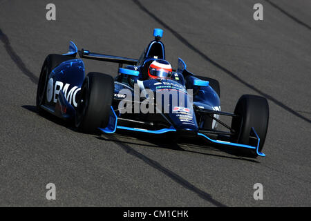 12. September 2012 - Fontana, Kalifornien, USA - Indycar, MAV TV 500, Fontana, CA, September 12-15 2012, RUBENS BARRICHELLO, KV Racing Technology (Kredit-Bild: © Ron Bijlsma/ZUMAPRESS.com) Stockfoto