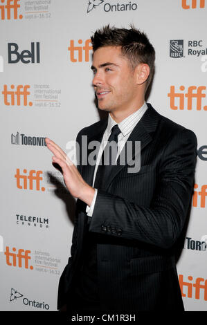 14. September 2012 - Toronto, Ontario, Kanada - Schauspieler ZAC EFRON besucht die "The Paperboy" Premiere während der 2012 Toronto International Film Festival am 14. September 2012 in Toronto, Kanada. (Kredit-Bild: © Igor Vidyashev/ZUMAPRESS.com) Stockfoto