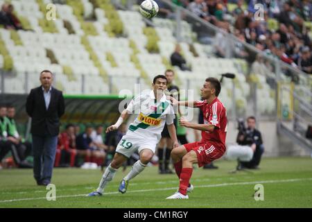 Danzig, Polen 15. September 2012 Lechia Gdansk Defet Piast Gliwice 1:2 bei polnischen Extraliga Fußballspiel auf PGE Arena Stadion. Ricardinho in Aktion während des Spiels Stockfoto