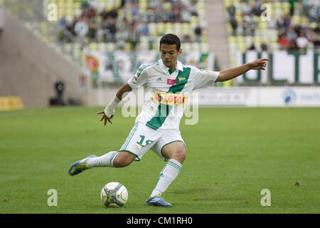 Danzig, Polen 15. September 2012 Lechia Gdansk Defet Piast Gliwice 1:2 bei polnischen Extraliga Fußballspiel auf PGE Arena Stadion. Ricardinho in Aktion während des Spiels Stockfoto