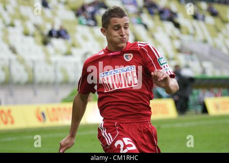 Danzig, Polen 15. September 2012 Lechia Gdansk Defet Piast Gliwice 1:2 bei polnischen Extraliga Fußballspiel auf PGE Arena Stadion. Damian Zbozien in Aktion während des Spiels Stockfoto