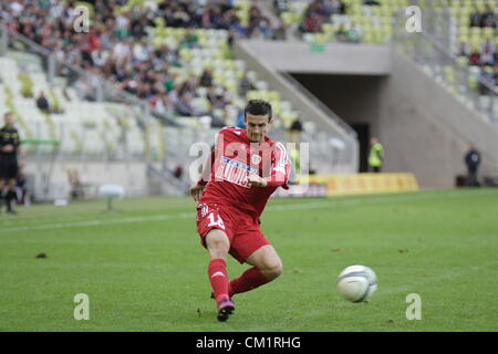 Danzig, Polen 15. September 2012 Lechia Gdansk Defet Piast Gliwice 1:2 bei polnischen Extraliga Fußballspiel auf PGE Arena Stadion. Matej Izvolt in Aktion während des Spiels Stockfoto