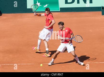 15.09.2012. Gijón, Spanien. Tennis-Davis Cup-Halbfinale, Spanien-USA. Doppel-Match. Für Spanien, Marc Lopez und Marcel Granollers. US-Team besteht aus: Mike Bryan und Bob Bryan. Stockfoto