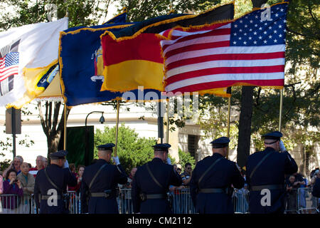 New York, NY - 15. September 2012: Impressionen aus der 2012 German-American Steuben Parade in New York City. Die traditionelle Parade auf der 5th Avenue ist der Höhepunkt des deutsch-amerikanischen Freundschaft Monats, das im September gefeiert wird. Stockfoto