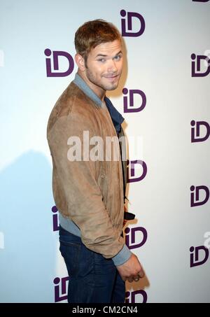 Kellan Lutz im Ankunftsbereich für Kellan Lutz startet iD Gum für Teens, Helen Mills, New York, USA. 19. September 2012. Stockfoto