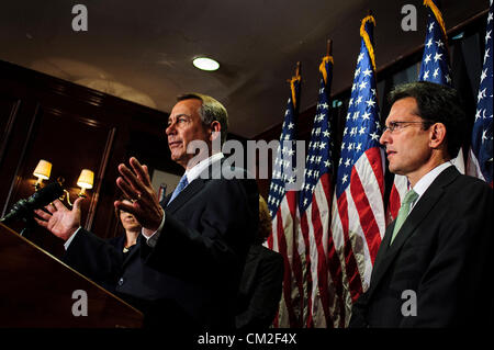 20. September 2012 spricht die Presse bei der Republican National Headquarters nach der wöchentlichen House Republican Conference - Washington, District Of Columbia, USA - Sprecher des Hauses JOHN BOEHNER (R -OH). Stockfoto