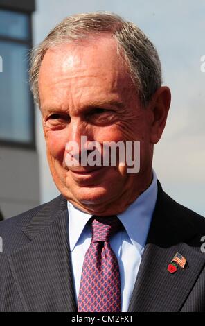 20. September 2012 Gastgeber - Manhattan, New York, USA - Bürgermeister MICHAEL BLOOMBERG mit lokalen gewählten Beamten und Freunden der High Line ein Spatenstich zum Start des Baus auf die dritte und letzte Abschnitt der High Line in den Rangierbahnhöfen befindet sich West 30. und West 34th Straßen im Süden und Norden und 10. und 12. Alleen im Osten und Westen. (Bild Kredit: Bryan Smith/ZUMAPRESS.com ©) Stockfoto