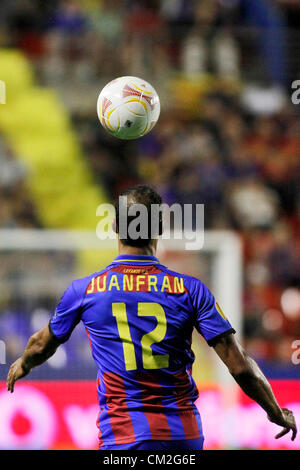 20.09.2012 - Europa League Fußball Europa steuert Gruppe 1. Spieltag, Levante UD vs. Helsingborg - Juanfran aus UD LEvante eine Kugel Stockfoto