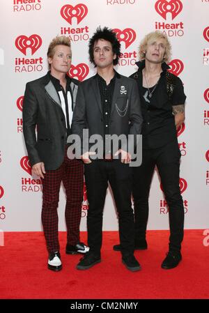 Tre Cool, Billie, Mike Dirnt von Green Day in Anwesenheit für iHeart Radio Music Festival 2012 - Fr, MGM Grand Garden Arena, Las Vegas, NV 21. September 2012. Foto von: James Atoa/Everett Collection Stockfoto