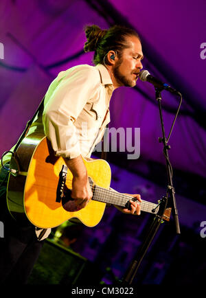 Sep 21, 2012 - Austin, Texas, US - Citizen Cope spielt live auf der Bühne bei Stubbs in Austin (Credit-Bild: © Sandra Dahdah/ZUMAPRESS.com) Stockfoto