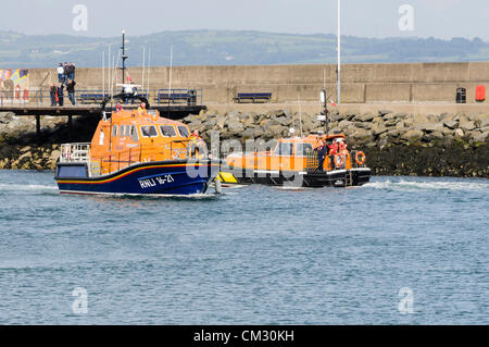 Bangor, County Down. 23.09.2012 - übergibt Portpatrick Rettungsboot Belfast Pilot Boot. Stockfoto